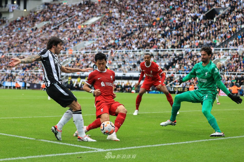 且在防守端 且在防守端