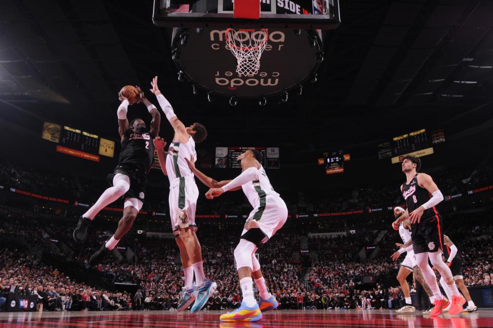 欢呼声中 欢呼声中